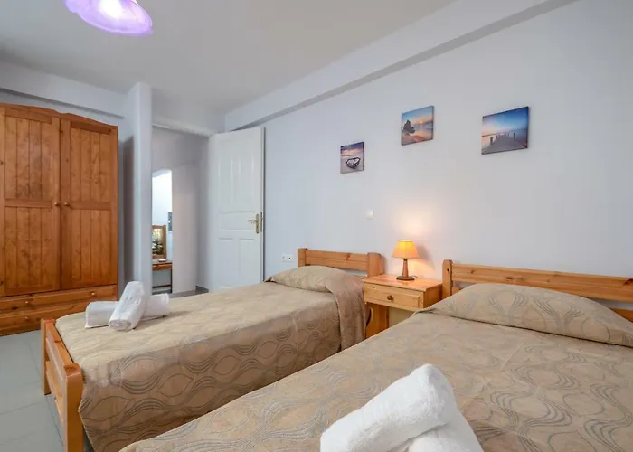 Naxos House * Naxos City